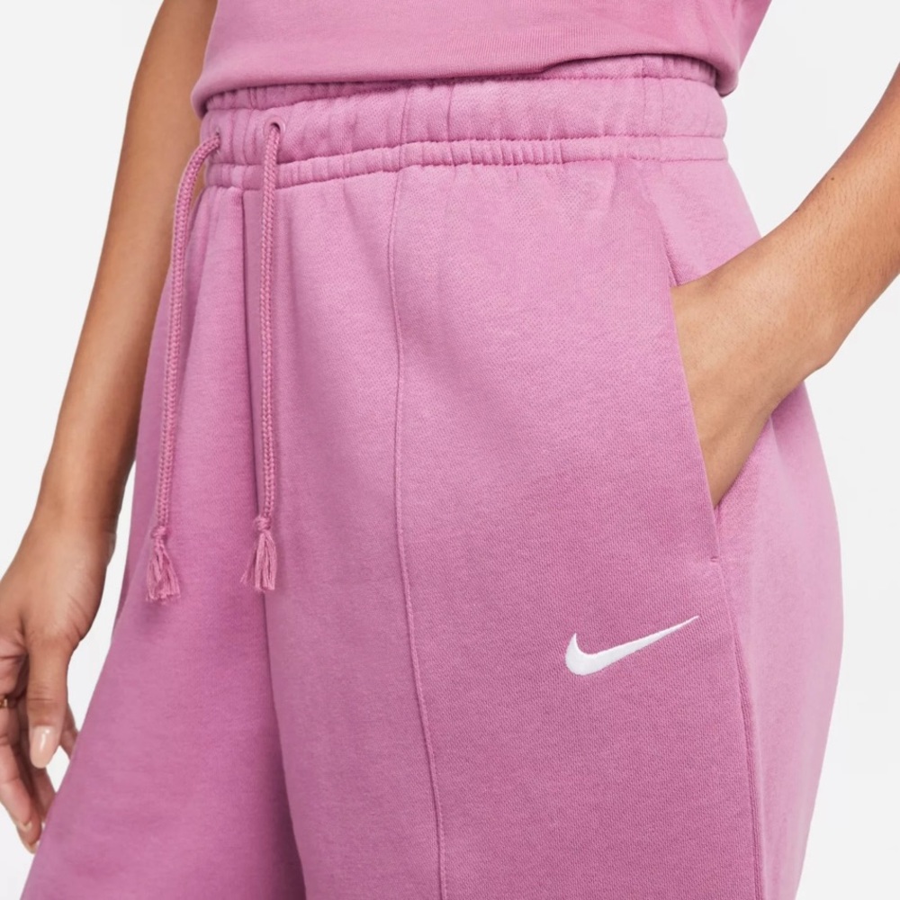 Nike Women's Sportswear Essential Fleece High Rise Shorts